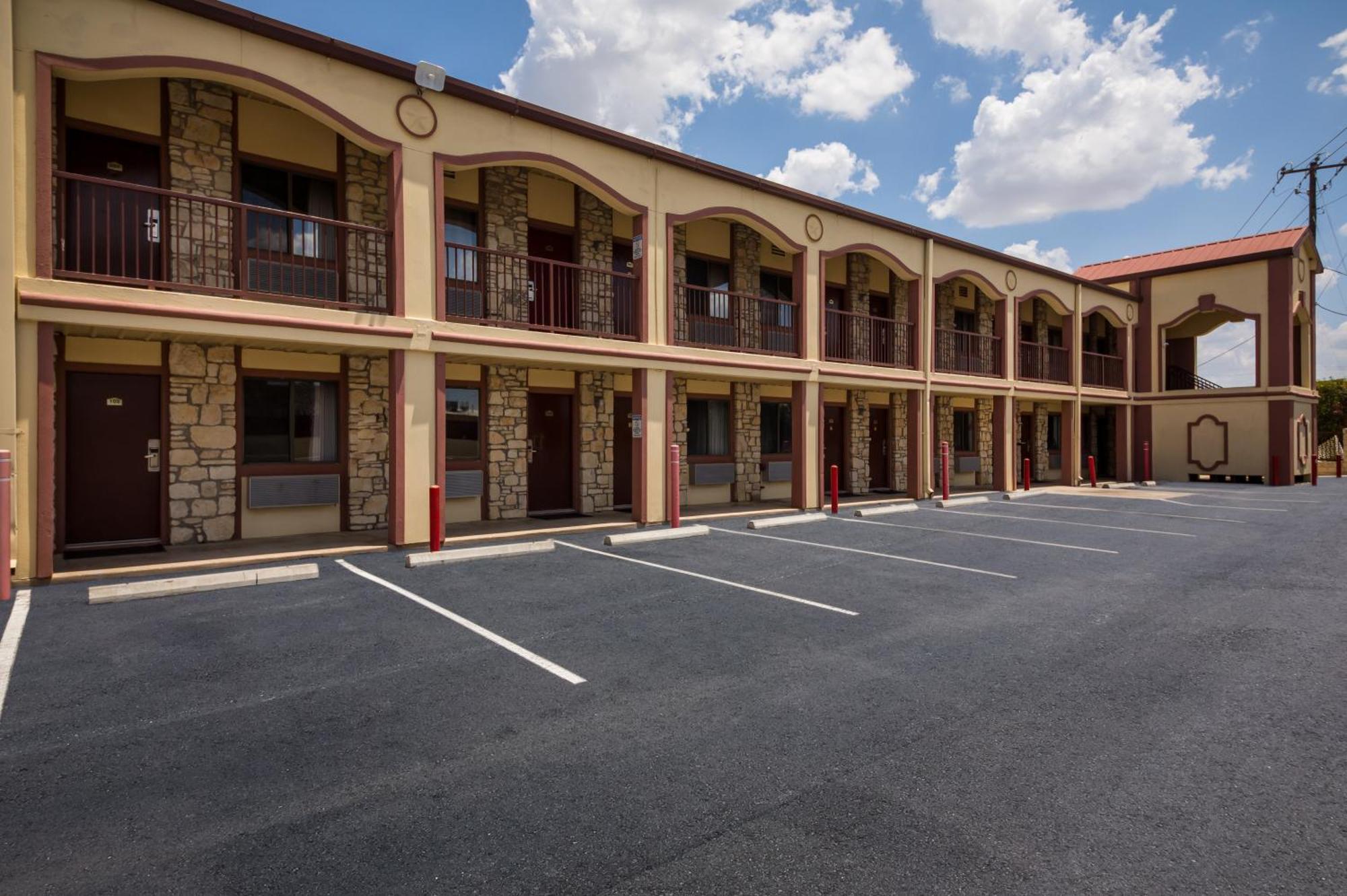 Americas Best Value Inn Buda Exterior foto